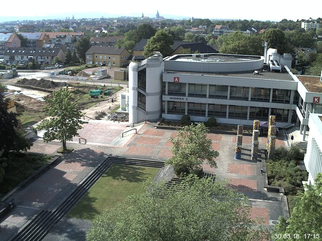 Foto der Webcam: Verwaltungsgebäude, Innenhof mit Audimax, Hörsaal-Gebäude 1