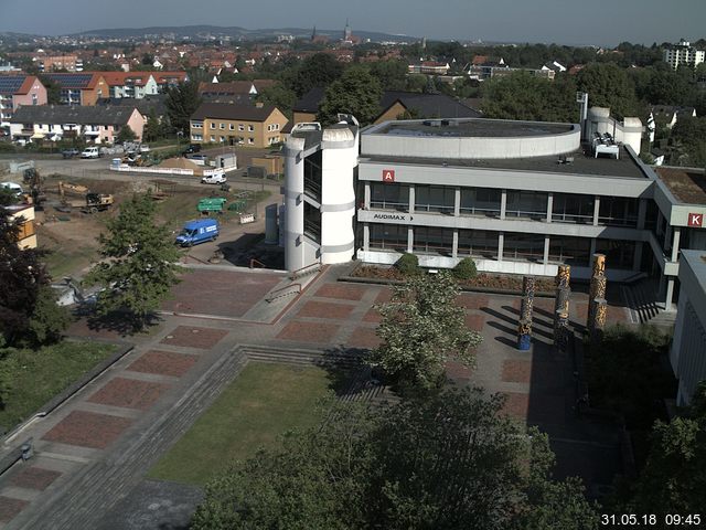 Foto der Webcam: Verwaltungsgebäude, Innenhof mit Audimax, Hörsaal-Gebäude 1