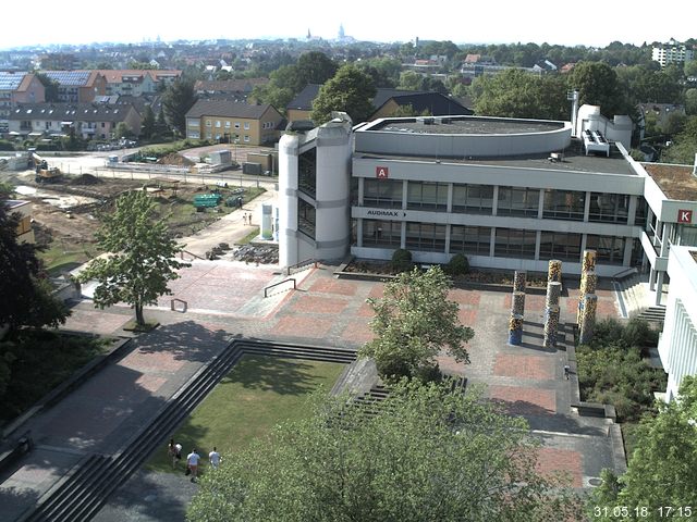 Foto der Webcam: Verwaltungsgebäude, Innenhof mit Audimax, Hörsaal-Gebäude 1