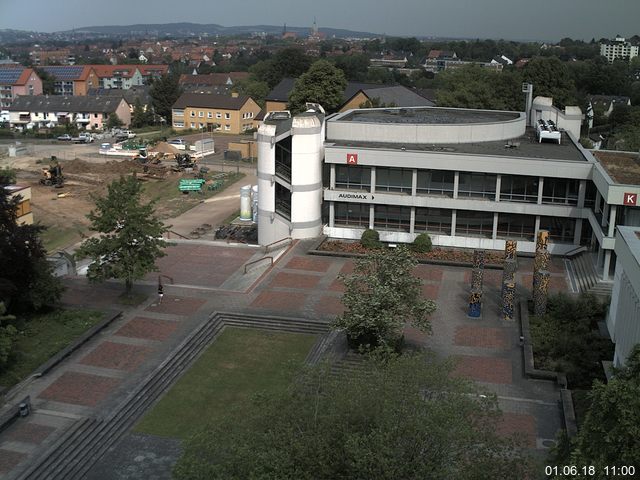 Foto der Webcam: Verwaltungsgebäude, Innenhof mit Audimax, Hörsaal-Gebäude 1