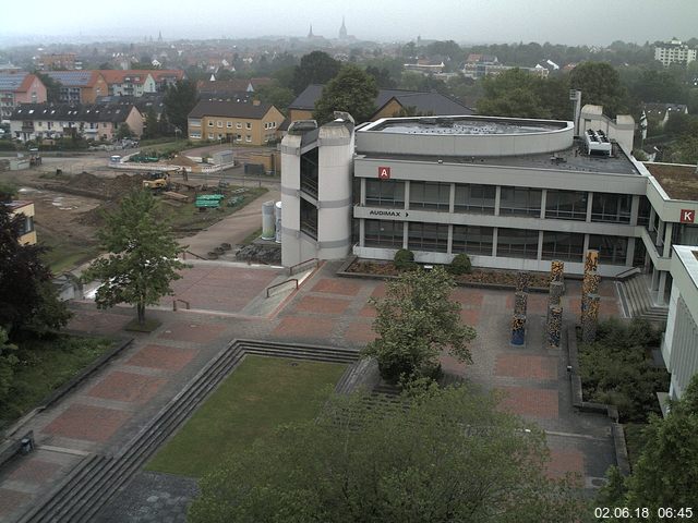 Foto der Webcam: Verwaltungsgebäude, Innenhof mit Audimax, Hörsaal-Gebäude 1