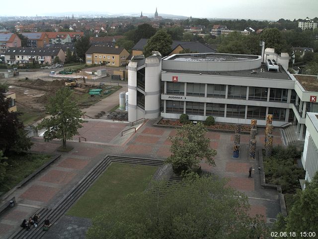 Foto der Webcam: Verwaltungsgebäude, Innenhof mit Audimax, Hörsaal-Gebäude 1