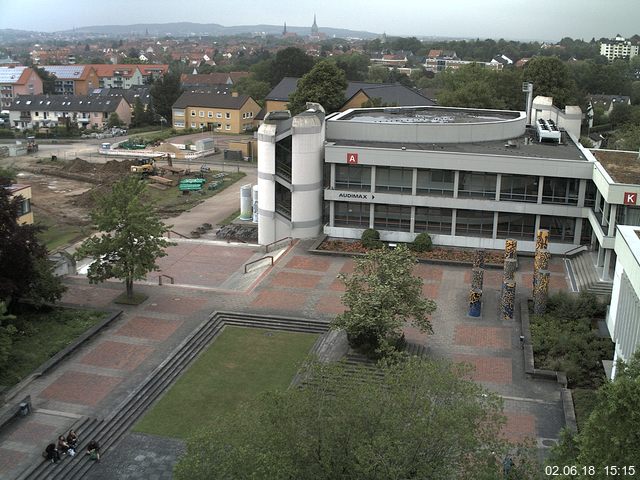 Foto der Webcam: Verwaltungsgebäude, Innenhof mit Audimax, Hörsaal-Gebäude 1