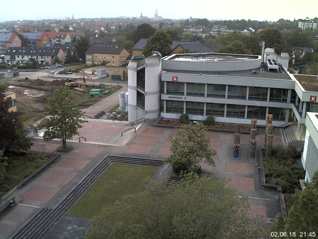 Foto der Webcam: Verwaltungsgebäude, Innenhof mit Audimax, Hörsaal-Gebäude 1