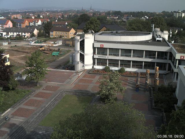 Foto der Webcam: Verwaltungsgebäude, Innenhof mit Audimax, Hörsaal-Gebäude 1