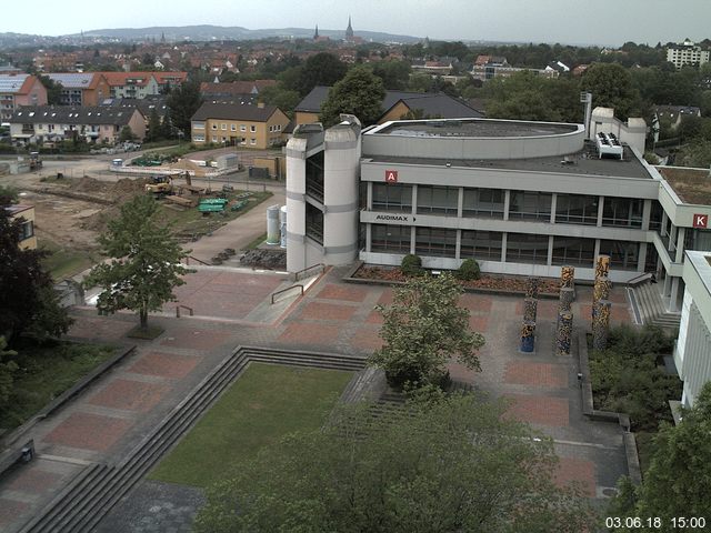 Foto der Webcam: Verwaltungsgebäude, Innenhof mit Audimax, Hörsaal-Gebäude 1