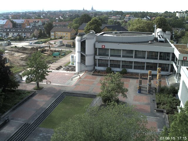 Foto der Webcam: Verwaltungsgebäude, Innenhof mit Audimax, Hörsaal-Gebäude 1