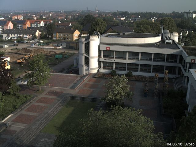 Foto der Webcam: Verwaltungsgebäude, Innenhof mit Audimax, Hörsaal-Gebäude 1