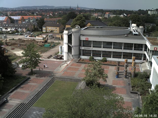 Foto der Webcam: Verwaltungsgebäude, Innenhof mit Audimax, Hörsaal-Gebäude 1