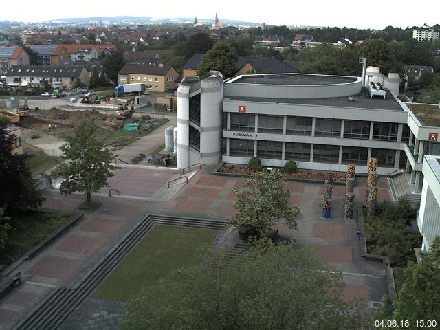 Foto der Webcam: Verwaltungsgebäude, Innenhof mit Audimax, Hörsaal-Gebäude 1