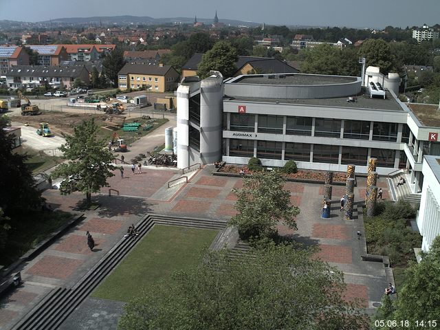 Foto der Webcam: Verwaltungsgebäude, Innenhof mit Audimax, Hörsaal-Gebäude 1