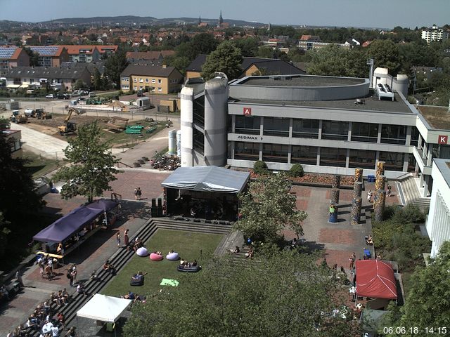 Foto der Webcam: Verwaltungsgebäude, Innenhof mit Audimax, Hörsaal-Gebäude 1