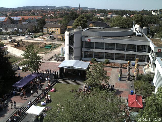 Foto der Webcam: Verwaltungsgebäude, Innenhof mit Audimax, Hörsaal-Gebäude 1