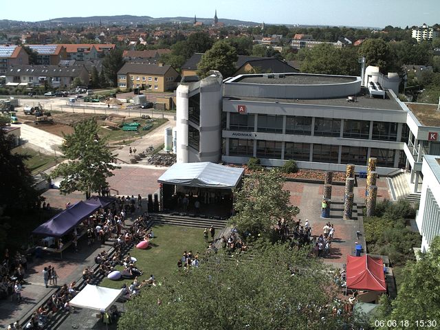 Foto der Webcam: Verwaltungsgebäude, Innenhof mit Audimax, Hörsaal-Gebäude 1