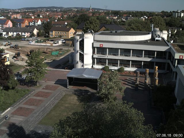 Foto der Webcam: Verwaltungsgebäude, Innenhof mit Audimax, Hörsaal-Gebäude 1