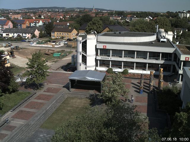 Foto der Webcam: Verwaltungsgebäude, Innenhof mit Audimax, Hörsaal-Gebäude 1