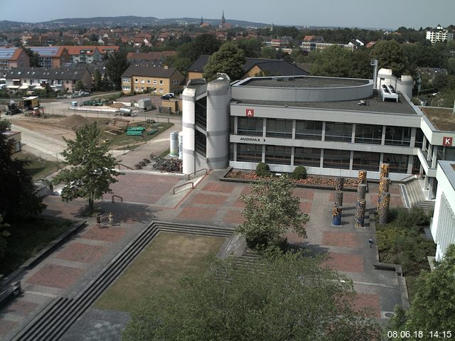 Foto der Webcam: Verwaltungsgebäude, Innenhof mit Audimax, Hörsaal-Gebäude 1