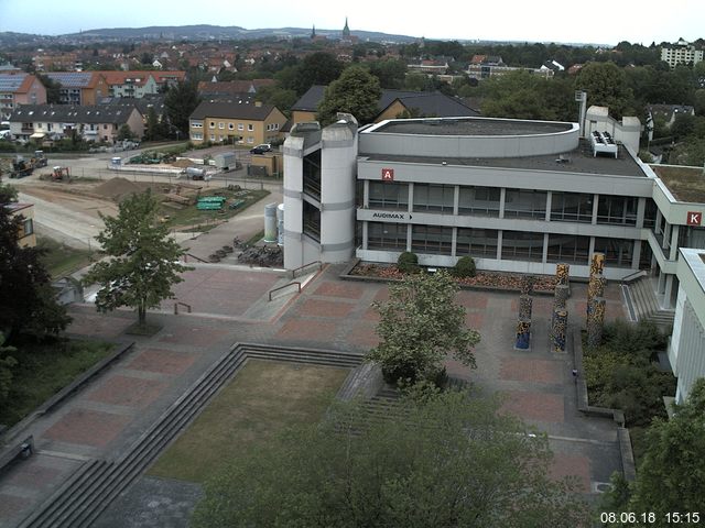 Foto der Webcam: Verwaltungsgebäude, Innenhof mit Audimax, Hörsaal-Gebäude 1