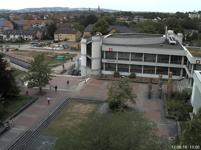 Foto der Webcam: Verwaltungsgebäude, Innenhof mit Audimax, Hörsaal-Gebäude 1