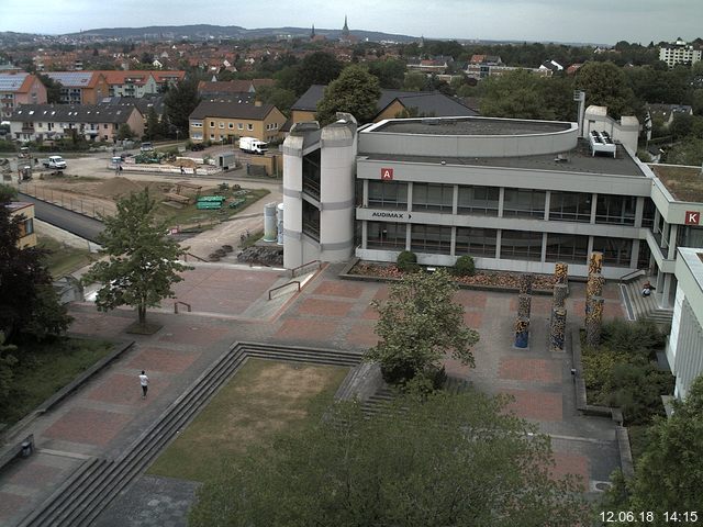 Foto der Webcam: Verwaltungsgebäude, Innenhof mit Audimax, Hörsaal-Gebäude 1