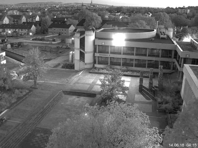 Foto der Webcam: Verwaltungsgebäude, Innenhof mit Audimax, Hörsaal-Gebäude 1