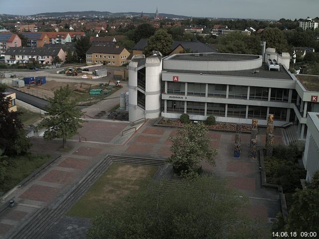 Foto der Webcam: Verwaltungsgebäude, Innenhof mit Audimax, Hörsaal-Gebäude 1