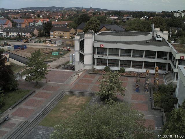 Foto der Webcam: Verwaltungsgebäude, Innenhof mit Audimax, Hörsaal-Gebäude 1