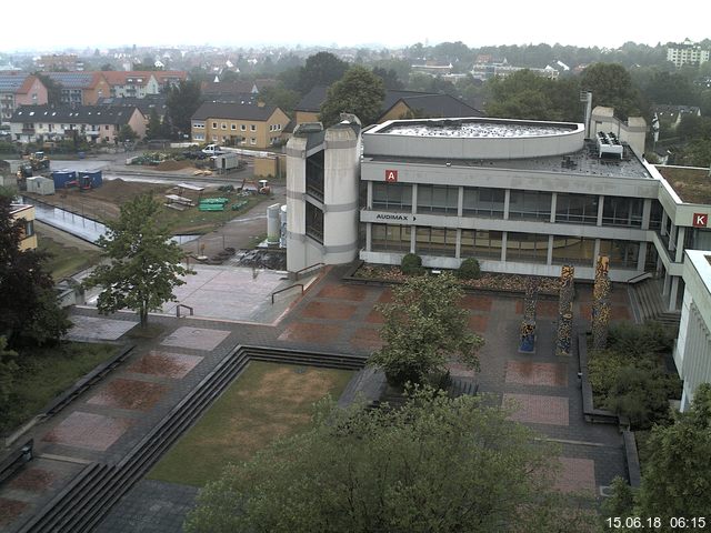 Foto der Webcam: Verwaltungsgebäude, Innenhof mit Audimax, Hörsaal-Gebäude 1