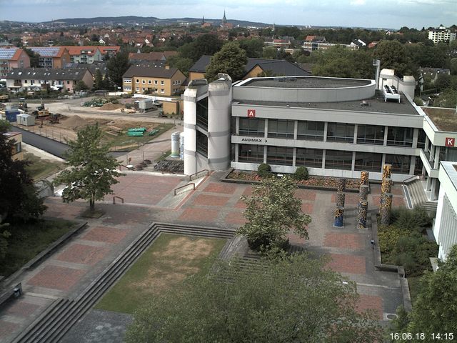 Foto der Webcam: Verwaltungsgebäude, Innenhof mit Audimax, Hörsaal-Gebäude 1