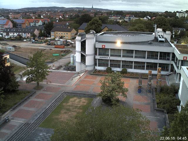 Foto der Webcam: Verwaltungsgebäude, Innenhof mit Audimax, Hörsaal-Gebäude 1