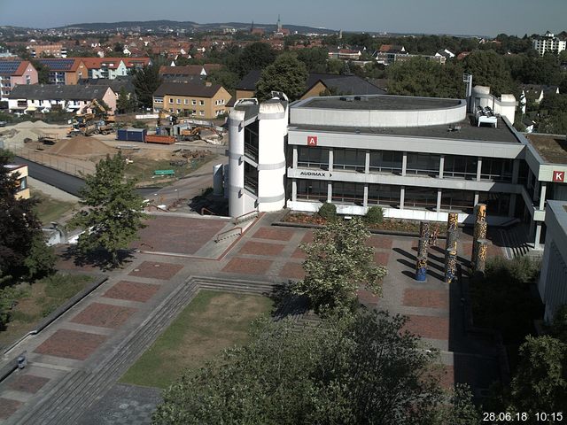 Foto der Webcam: Verwaltungsgebäude, Innenhof mit Audimax, Hörsaal-Gebäude 1