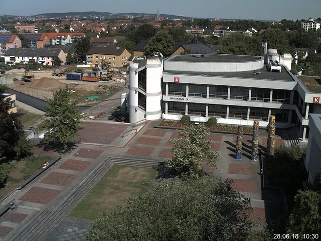 Foto der Webcam: Verwaltungsgebäude, Innenhof mit Audimax, Hörsaal-Gebäude 1