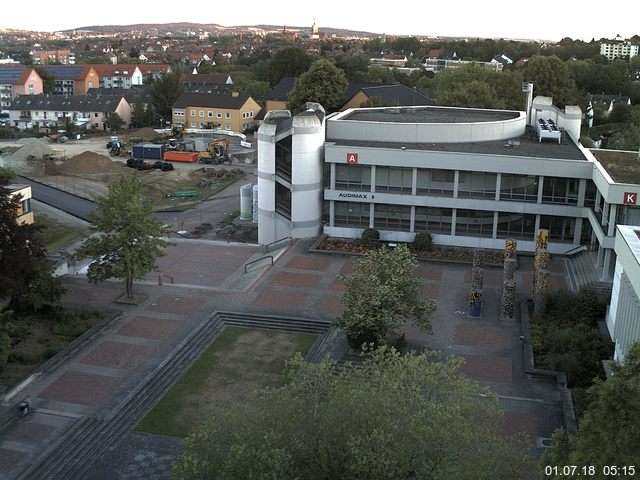 Foto der Webcam: Verwaltungsgebäude, Innenhof mit Audimax, Hörsaal-Gebäude 1