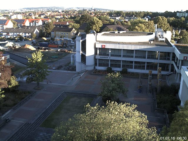 Foto der Webcam: Verwaltungsgebäude, Innenhof mit Audimax, Hörsaal-Gebäude 1