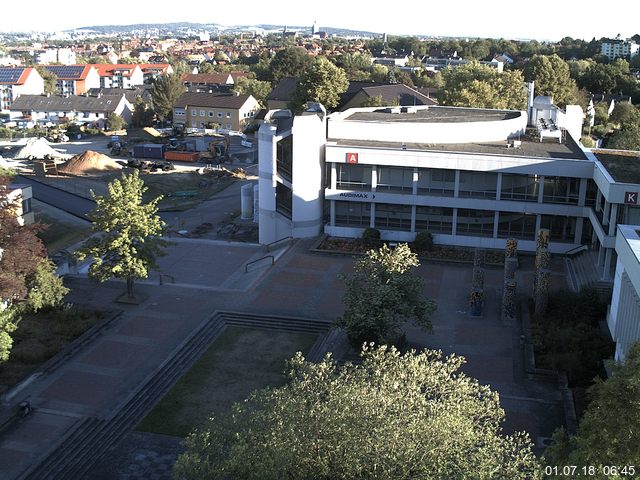 Foto der Webcam: Verwaltungsgebäude, Innenhof mit Audimax, Hörsaal-Gebäude 1