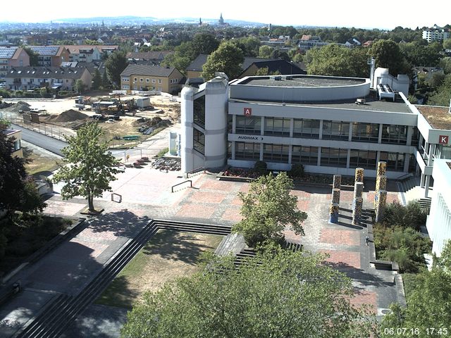 Foto der Webcam: Verwaltungsgeb&auml;ude, Innenhof mit Audimax, H&ouml;rsaal-Geb&auml;ude 1