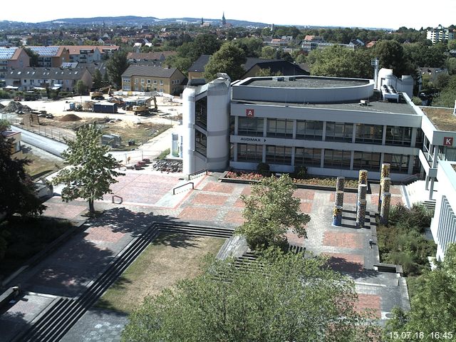 Foto der Webcam: Verwaltungsgeb&auml;ude, Innenhof mit Audimax, H&ouml;rsaal-Geb&auml;ude 1
