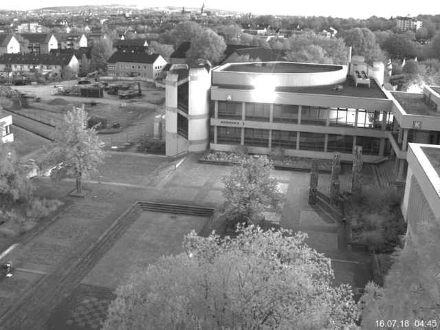 Foto der Webcam: Verwaltungsgebäude, Innenhof mit Audimax, Hörsaal-Gebäude 1