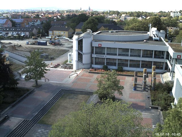Foto der Webcam: Verwaltungsgeb&auml;ude, Innenhof mit Audimax, H&ouml;rsaal-Geb&auml;ude 1