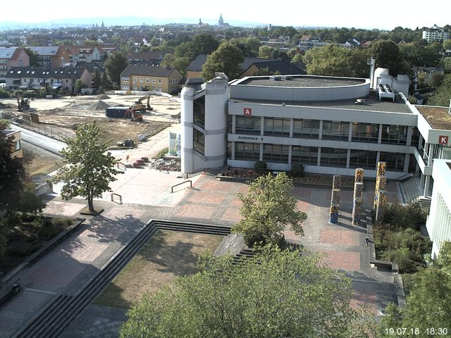 Foto der Webcam: Verwaltungsgeb&auml;ude, Innenhof mit Audimax, H&ouml;rsaal-Geb&auml;ude 1