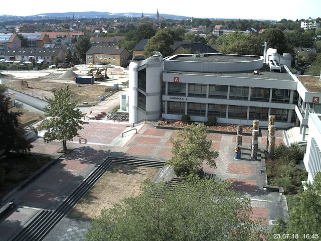 Foto der Webcam: Verwaltungsgeb&auml;ude, Innenhof mit Audimax, H&ouml;rsaal-Geb&auml;ude 1