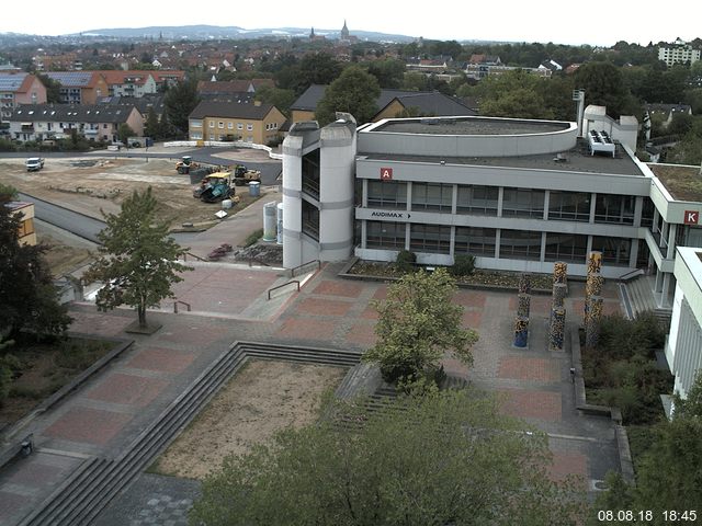 Foto der Webcam: Verwaltungsgebäude, Innenhof mit Audimax, Hörsaal-Gebäude 1