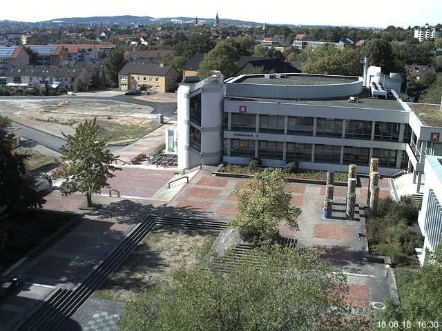 Foto der Webcam: Verwaltungsgeb&auml;ude, Innenhof mit Audimax, H&ouml;rsaal-Geb&auml;ude 1
