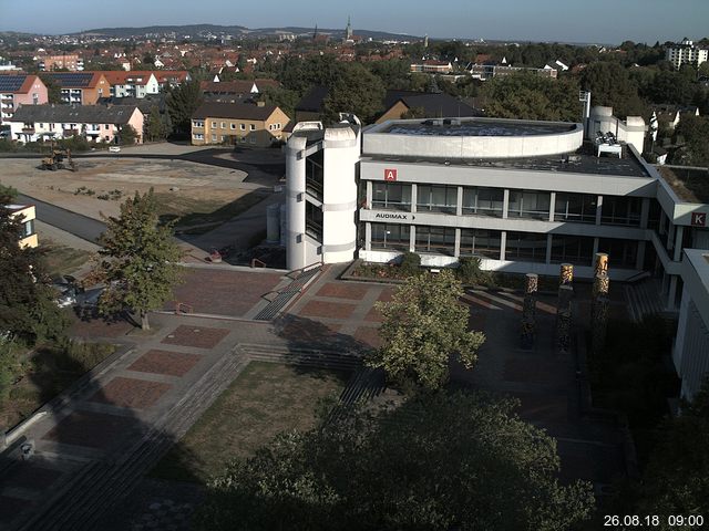 Foto der Webcam: Verwaltungsgebäude, Innenhof mit Audimax, Hörsaal-Gebäude 1