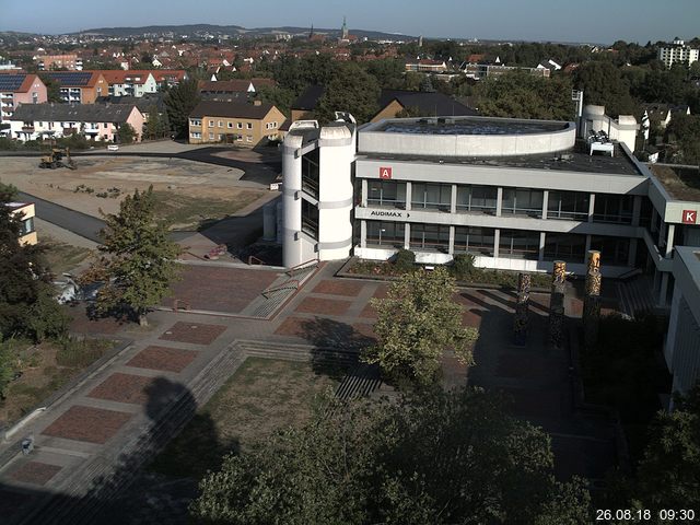 Foto der Webcam: Verwaltungsgebäude, Innenhof mit Audimax, Hörsaal-Gebäude 1