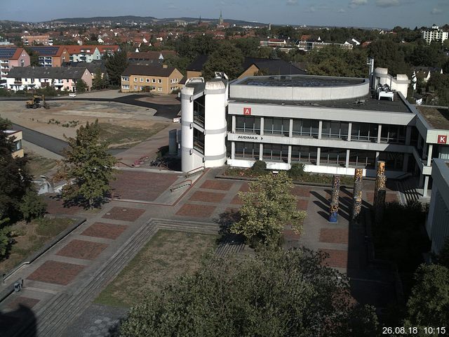 Foto der Webcam: Verwaltungsgebäude, Innenhof mit Audimax, Hörsaal-Gebäude 1