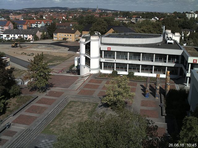 Foto der Webcam: Verwaltungsgebäude, Innenhof mit Audimax, Hörsaal-Gebäude 1