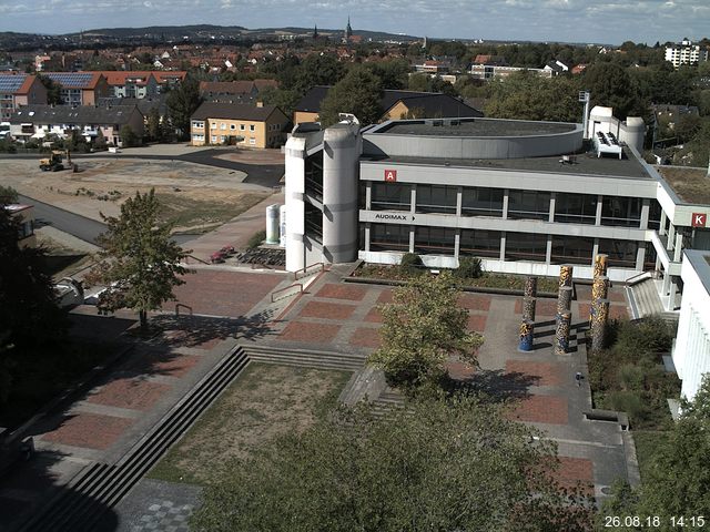 Foto der Webcam: Verwaltungsgebäude, Innenhof mit Audimax, Hörsaal-Gebäude 1