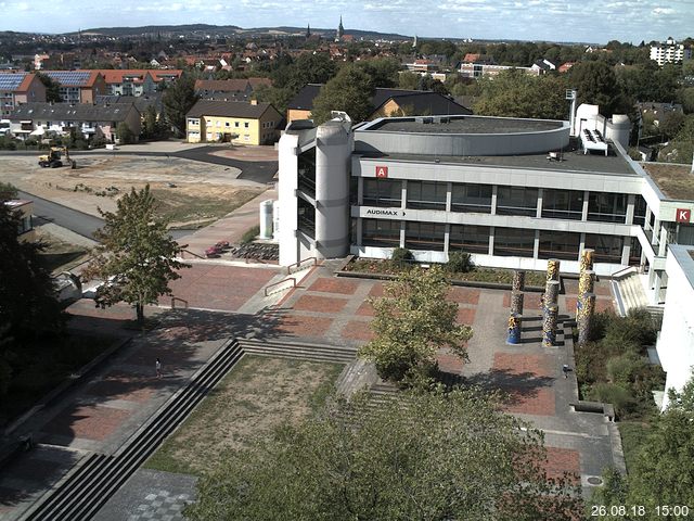 Foto der Webcam: Verwaltungsgebäude, Innenhof mit Audimax, Hörsaal-Gebäude 1