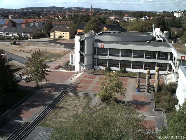 Foto der Webcam: Verwaltungsgebäude, Innenhof mit Audimax, Hörsaal-Gebäude 1